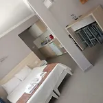 M2 فندق غومْبيت