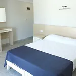 فندق M2 غومْبيت