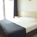 M2 2* غومْبيت