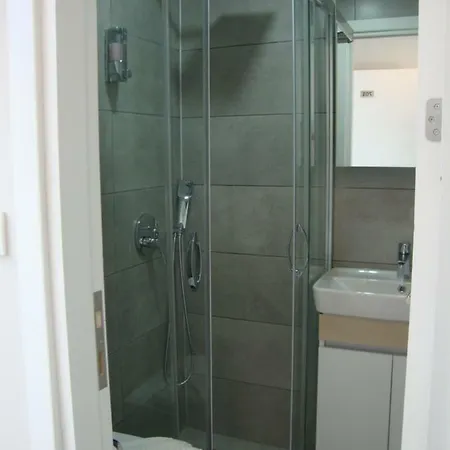 Ven Apartmanhotel 2*
